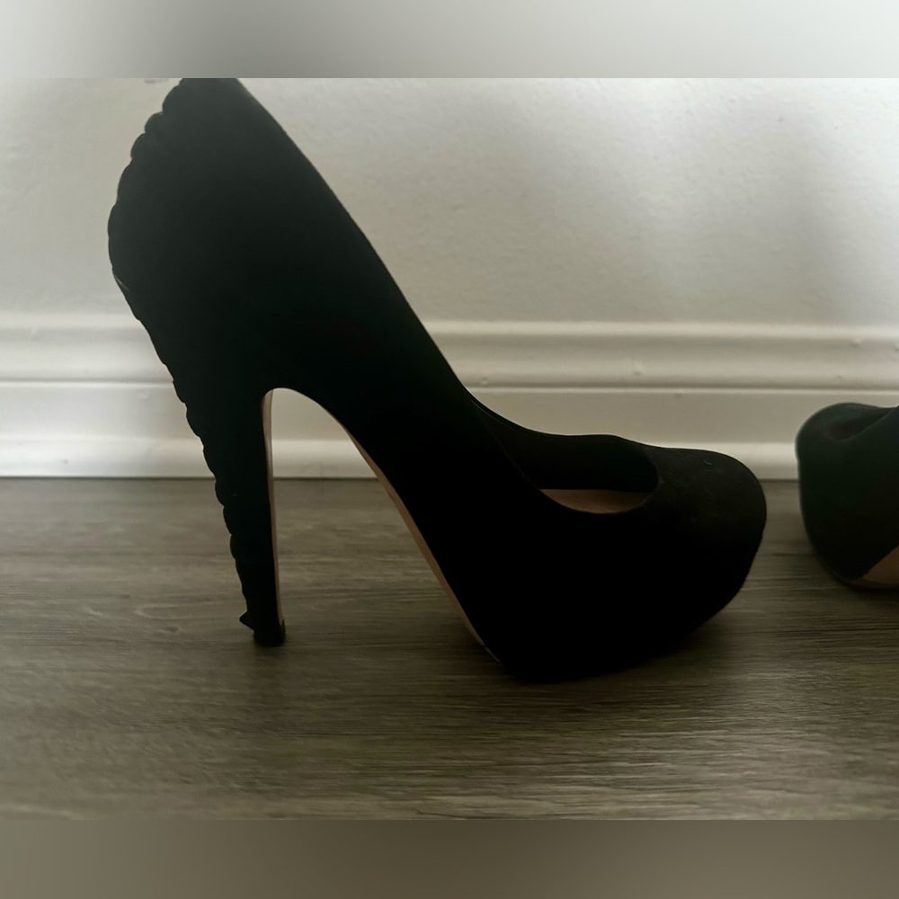 Miu Miu black suede platform pump. Size 6